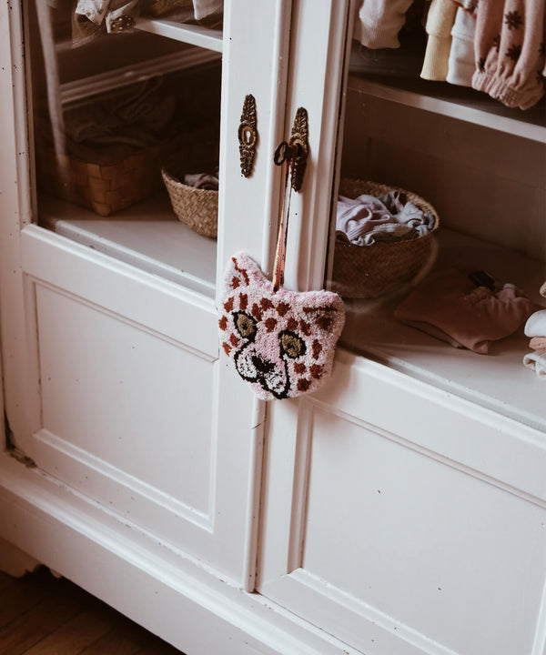 Doing Goods - Pinky Leopard gift hanger