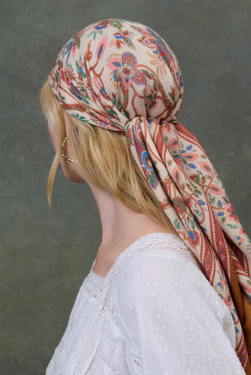 Louise Misha - Foulard Mekness Cream Bluebell Grove