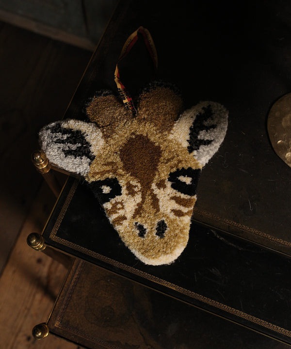 Doing Goods - Gimpy Giraffe gift hanger